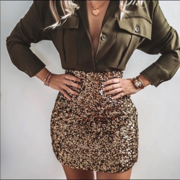 ZARA SEQUINS MINI SKIRT Gold Bloggers Fav - Picture 1 of 14
